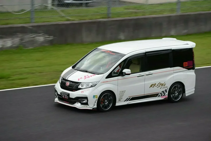 Honda Stepwgn spada Tuning