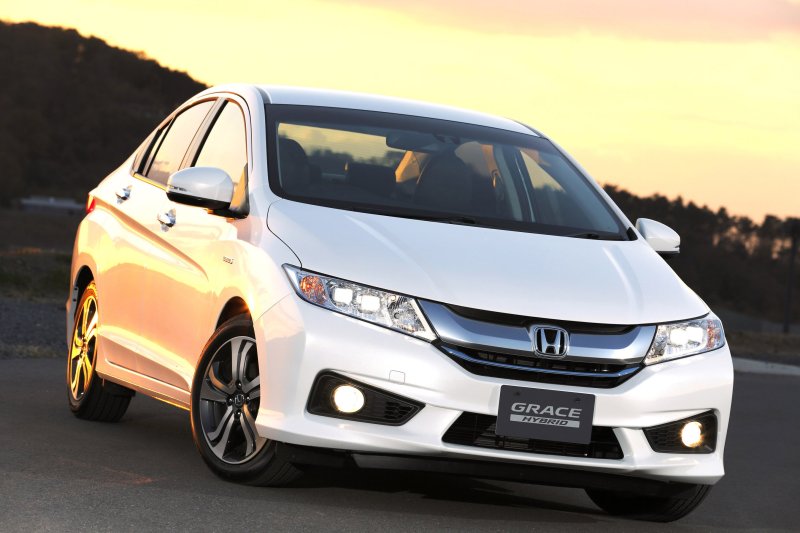 Honda Grace Hybrid