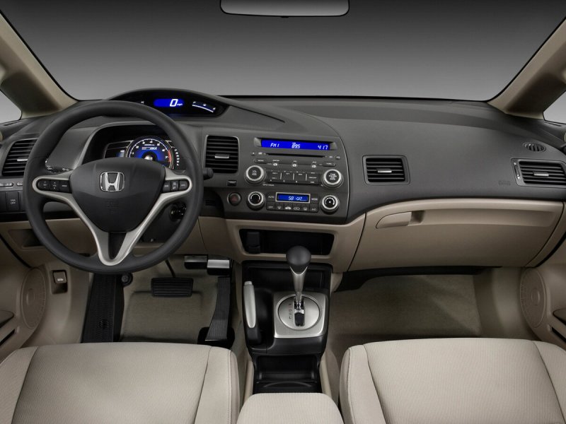 Honda Civic 2010 седан салон