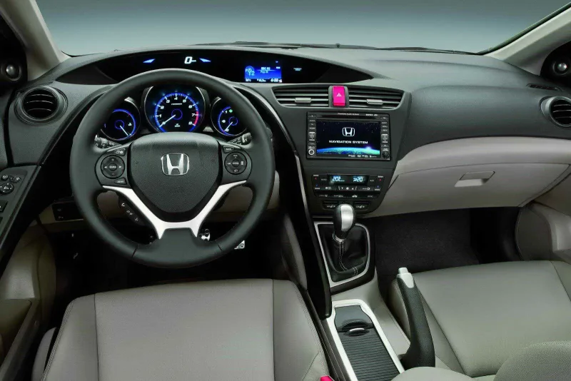 Honda Civic 10 хэтчбек салон