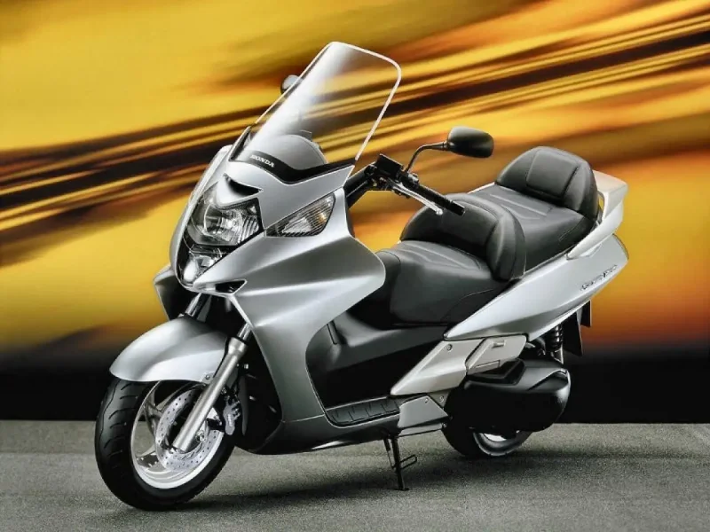 Максискутер Honda Silver Wing