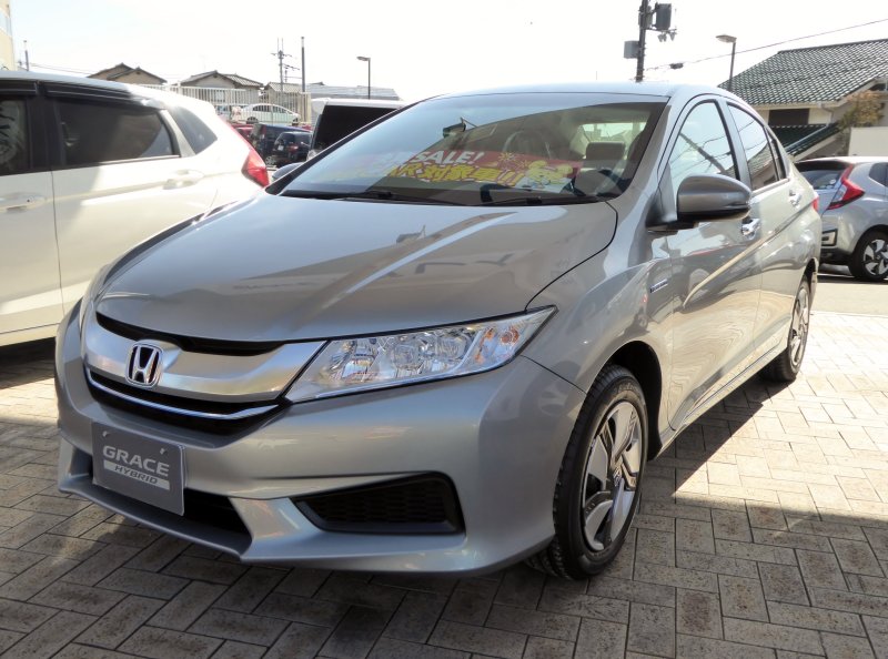 Honda Grace Hybrid