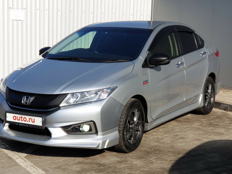 Honda Grace гибрид 2015