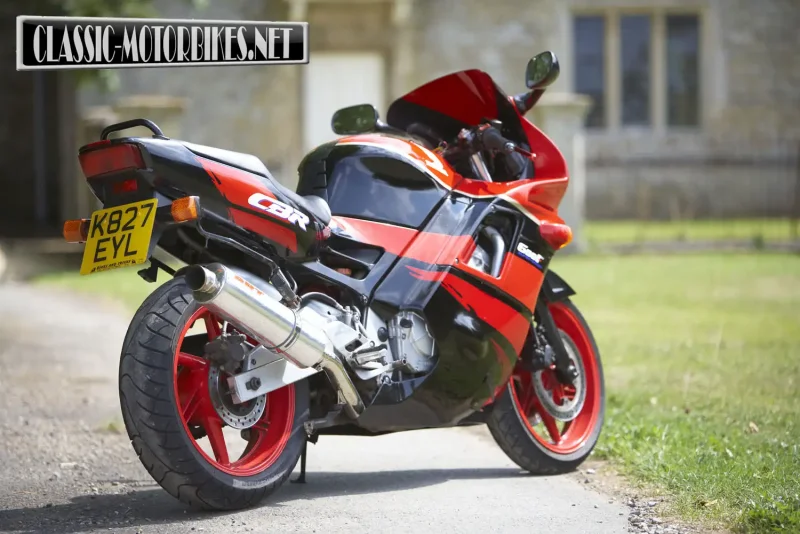 Мотоцикл Honda CBR 600 f2