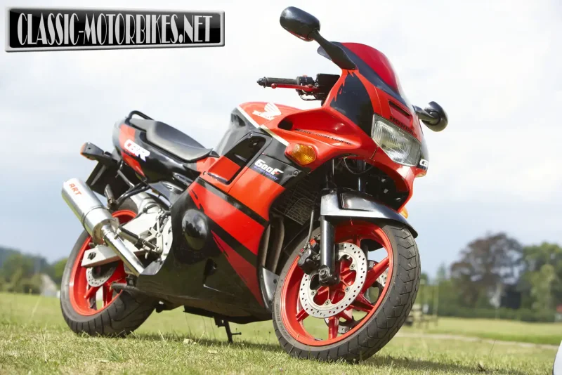 Honda CBR 600f2 Red