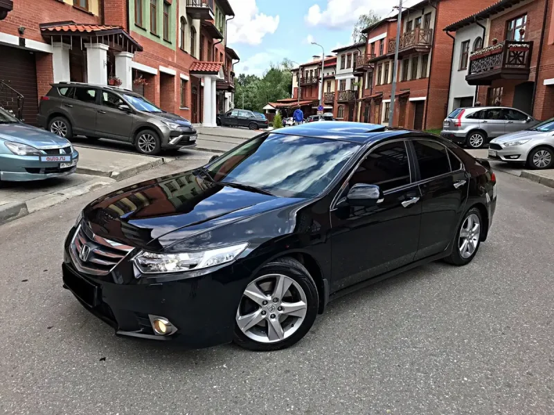 Honda Accord черная