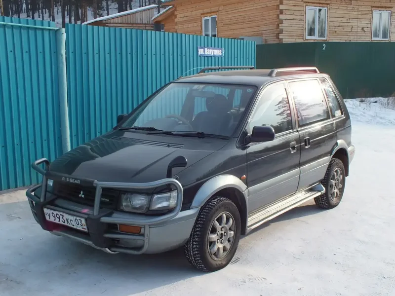 Mitsubishi RVR 1993