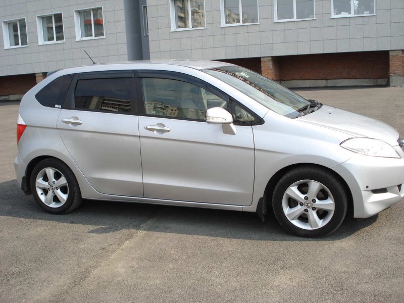 Хонда Edix 2000