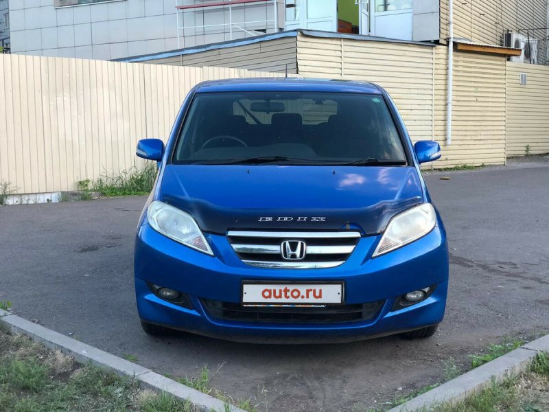 Хонда Эдикс 2006 спереди