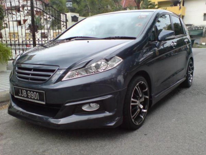 Хонда Эдикс в обвесе 2006