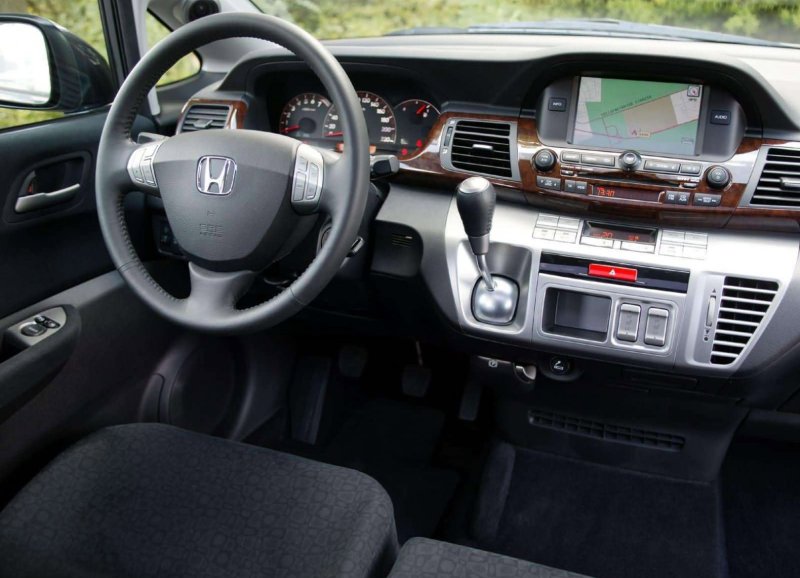 Honda Edix салон