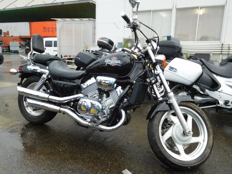 Honda Magna 750