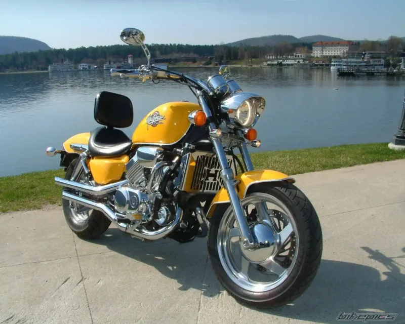 Honda Magna 750 белый