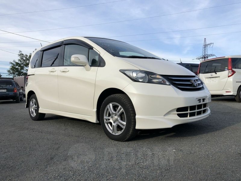 Honda freed 2012 белая