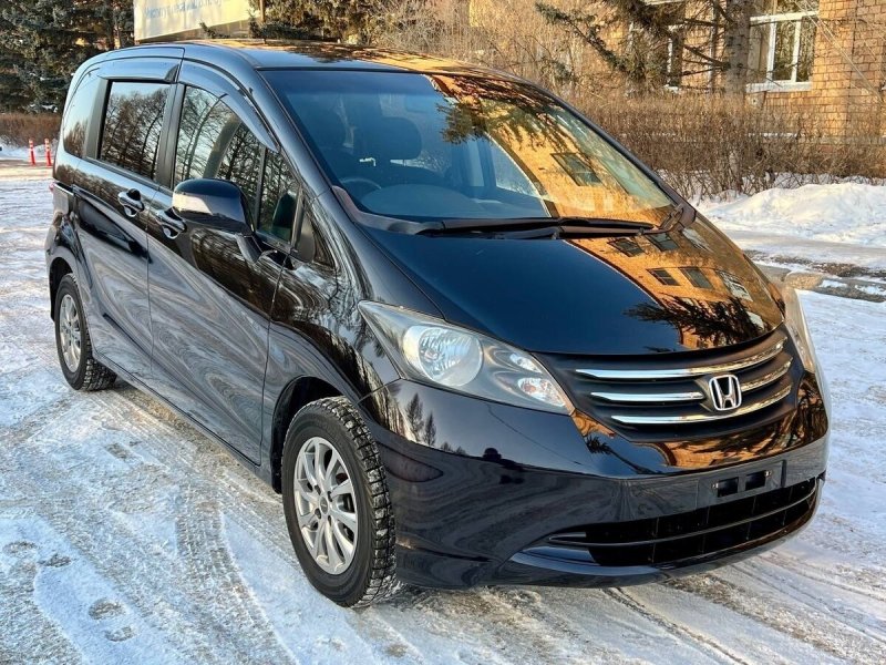 Honda freed 1