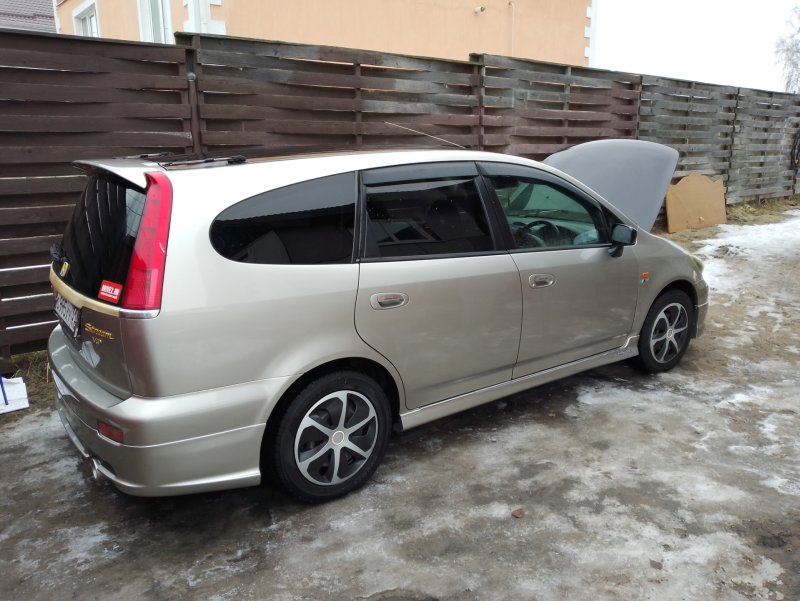 Honda Stream 2001