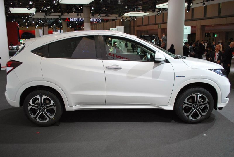 Honda Vezel 2016 белый