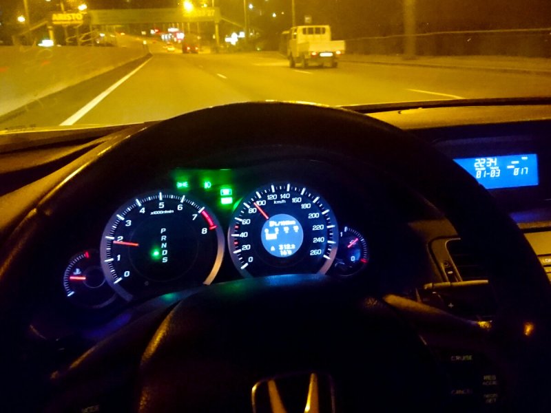 Хонда Аккорд 8 спидометр ночью