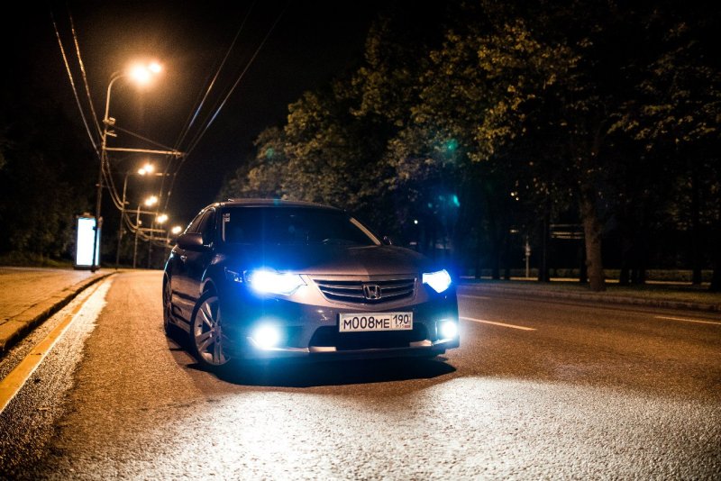 Хонда Аккорд ночью