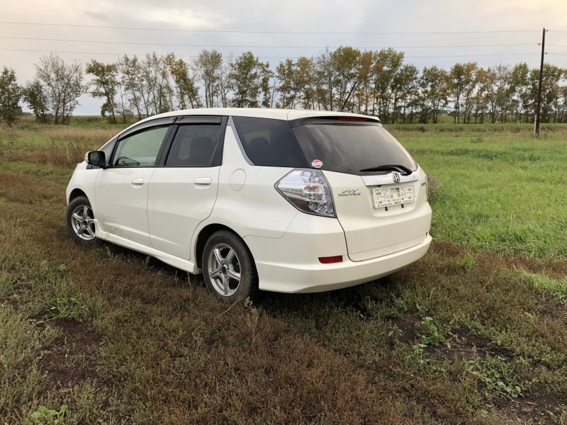 Honda Fit Shuttle 2013