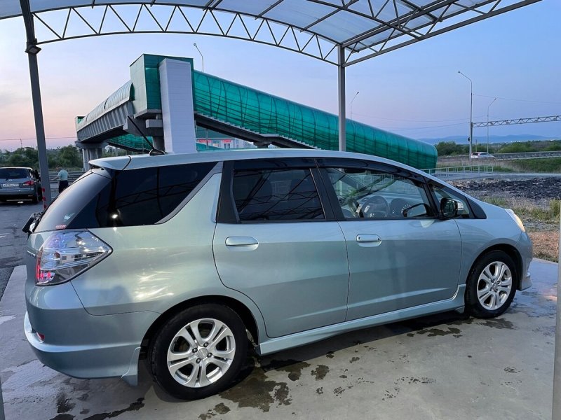 Honda Fit Hybrid 2012