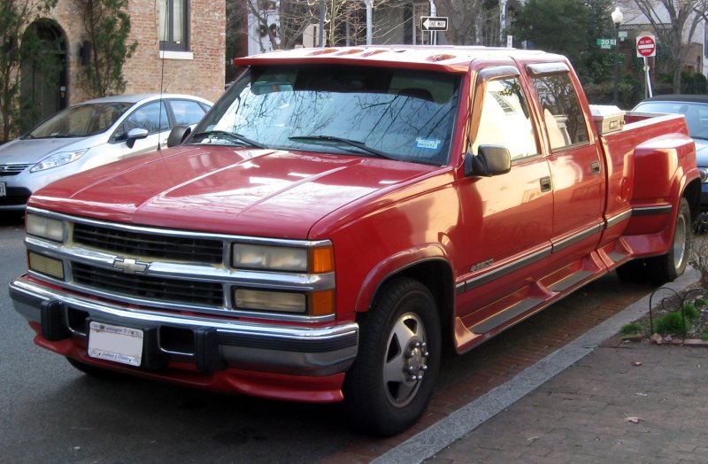 GMC Savana Cargo van 2020