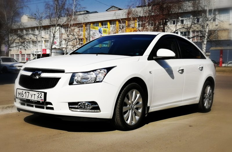 Chevrolet Cruze белый