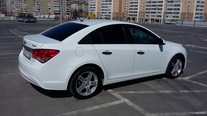 Chevrolet Cruze белый