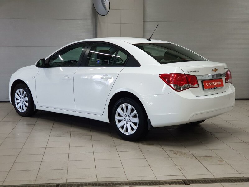 Chevrolet Cruze 2012 белый