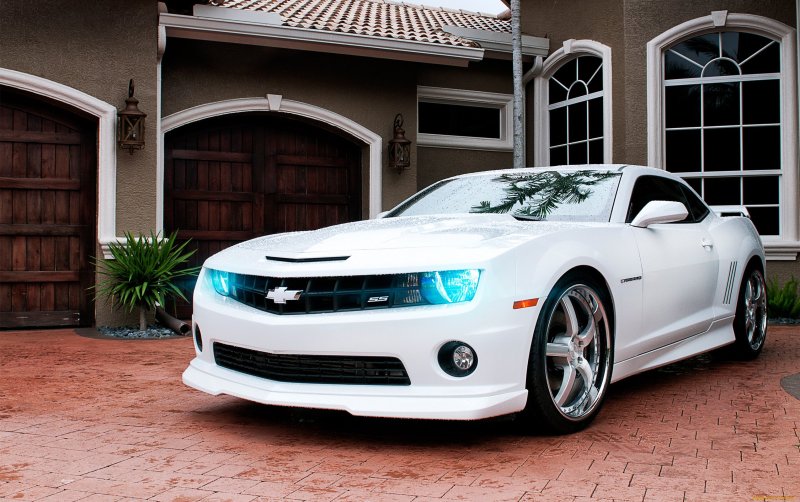Chevrolet Camaro 2016 белая