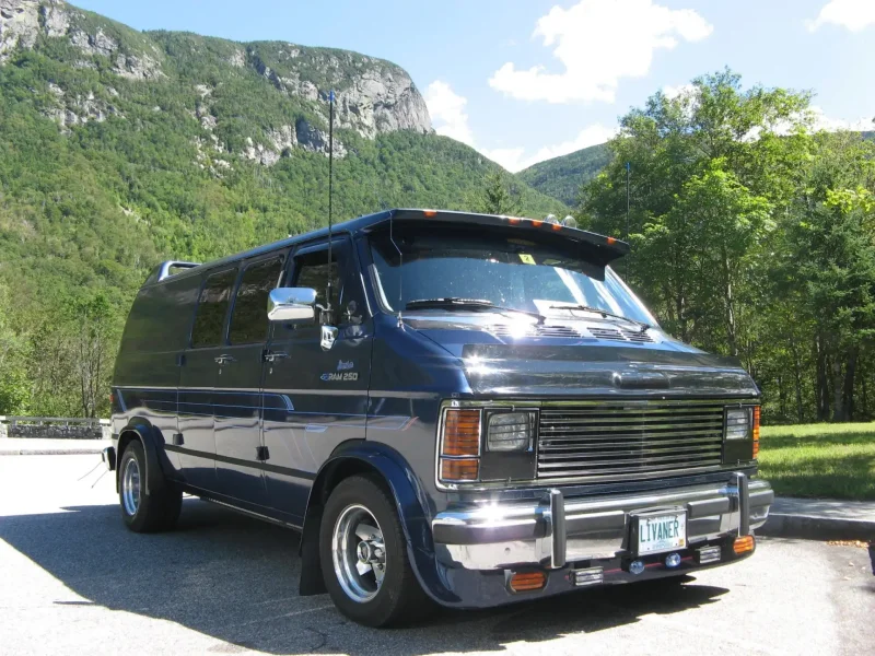 Фургон dodge Ram van