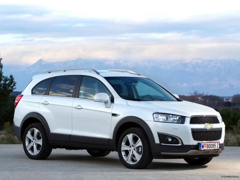 Автомобиль Chevrolet Captiva, 2011
