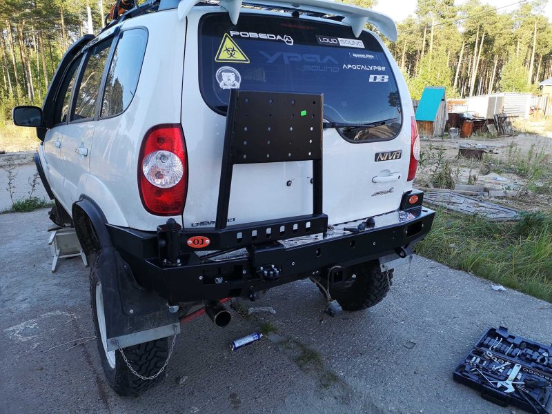 Chevrolet Niva Attack