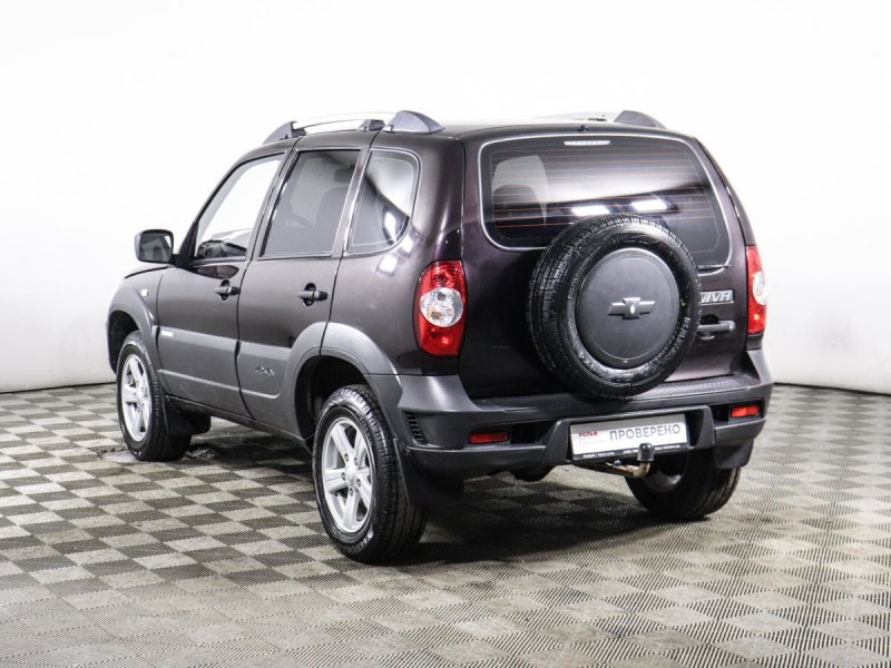 Niva Chevrolet фото сзади