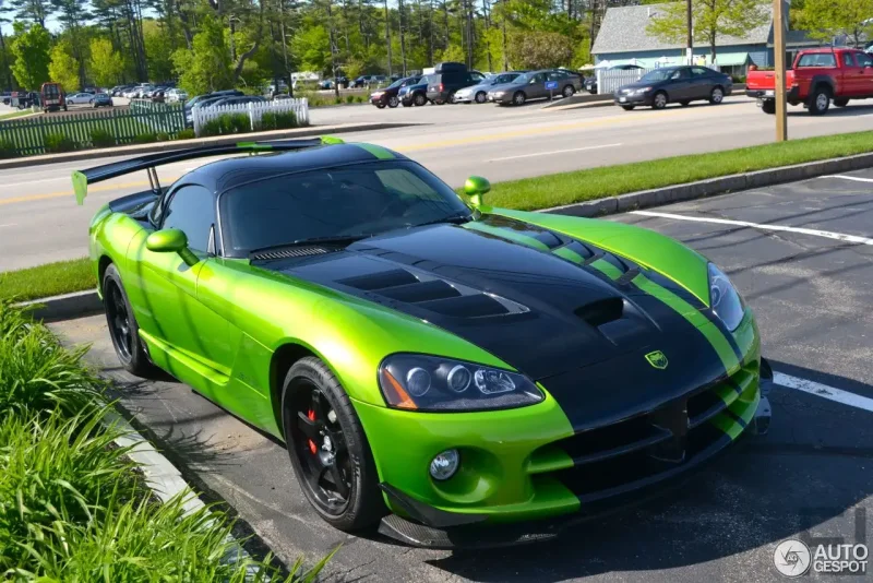 Dodge Viper v10