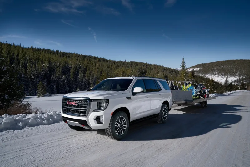 Машина GMC Denali