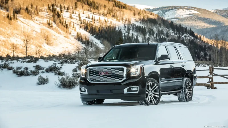 Машина GMC Denali