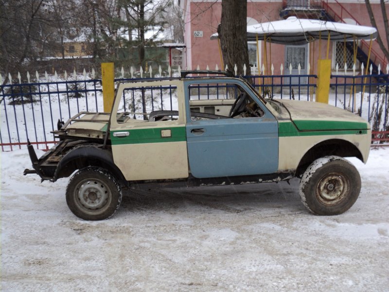 Лада Нива Лаура 21218