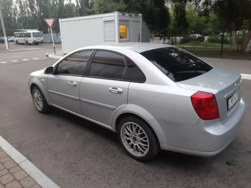 Chevrolet Lacetti 2011 хэтчбек