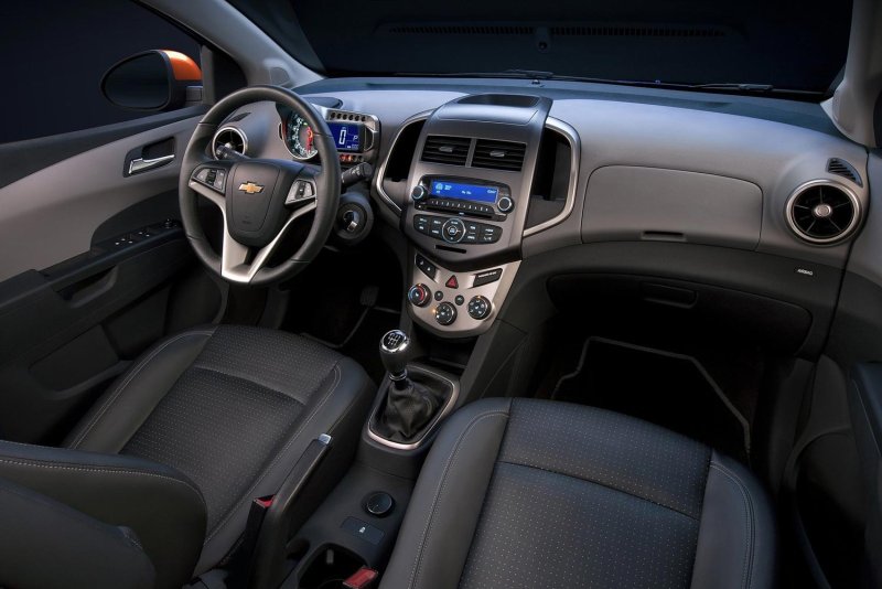 Chevrolet Sonic t300 салон