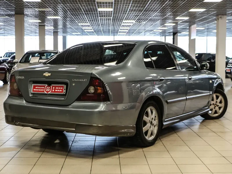 Chevrolet Evanda, 2005 салон