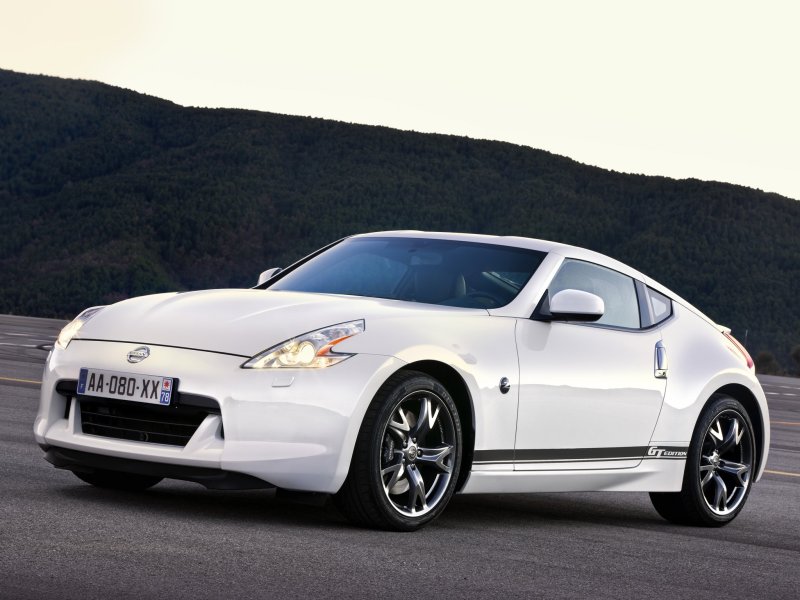 Nissan 370 gt