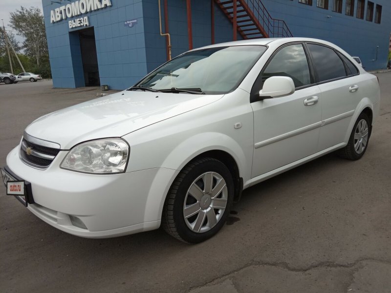 Chevrolet Lacetti 2011 серебристый