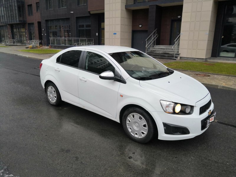 Chevrolet Aveo II серебристый