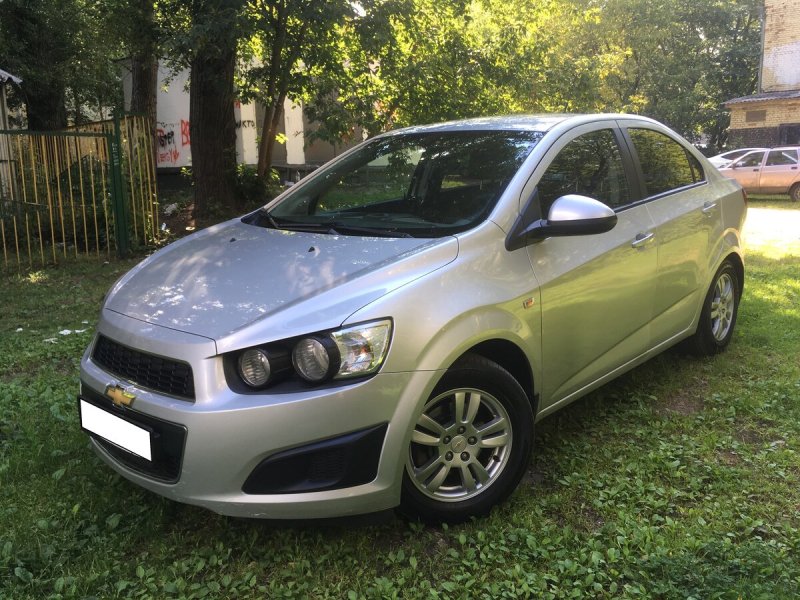 Chevrolet Aveo t300 салон