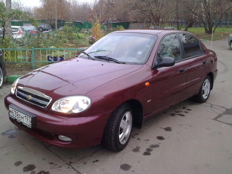 Chevrolet lanos вишневый