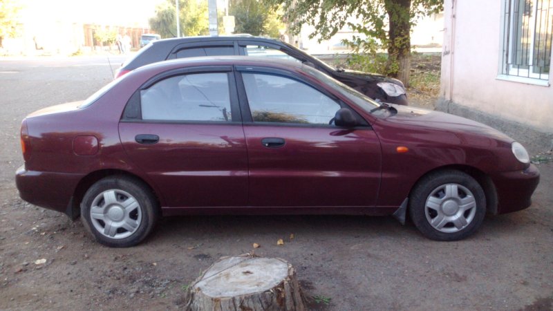 Chevrolet lanos вишневый
