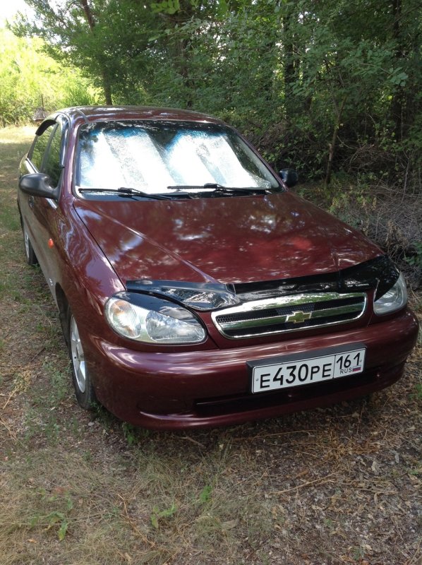 Chevrolet lanos бордовый