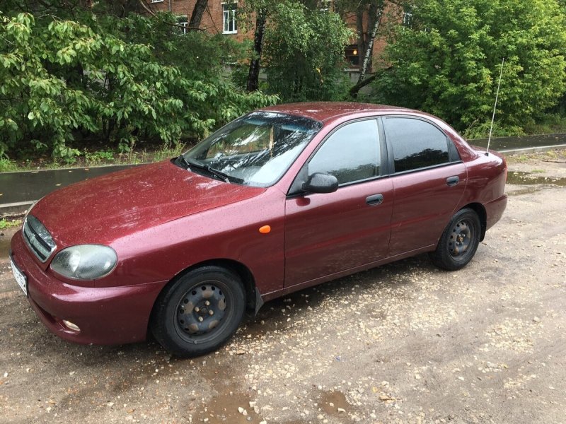 Chevrolet lanos вишневый