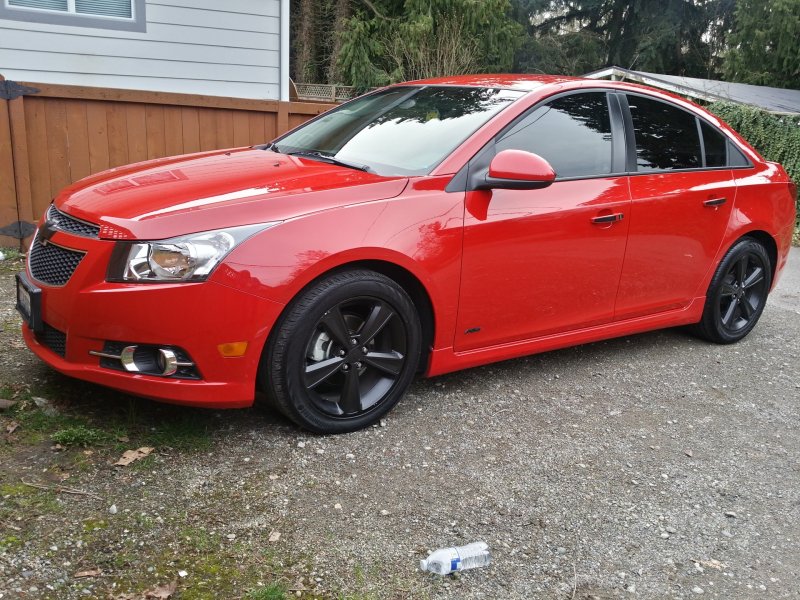 Chevrolet Cruze Red